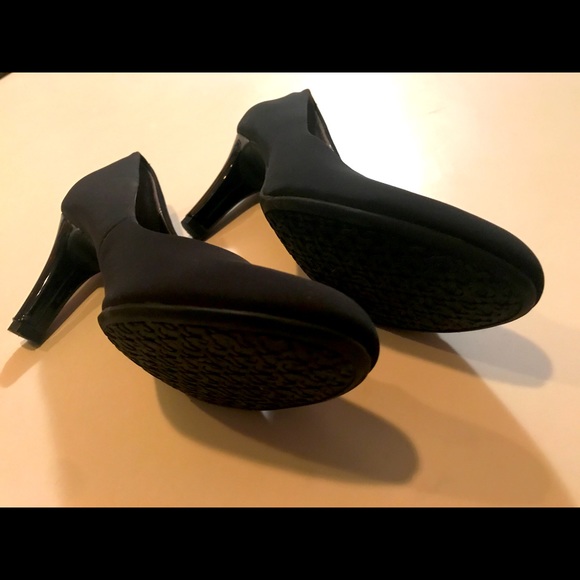 Bandolino black pumps - size 8.5 M - Picture 4 of 4